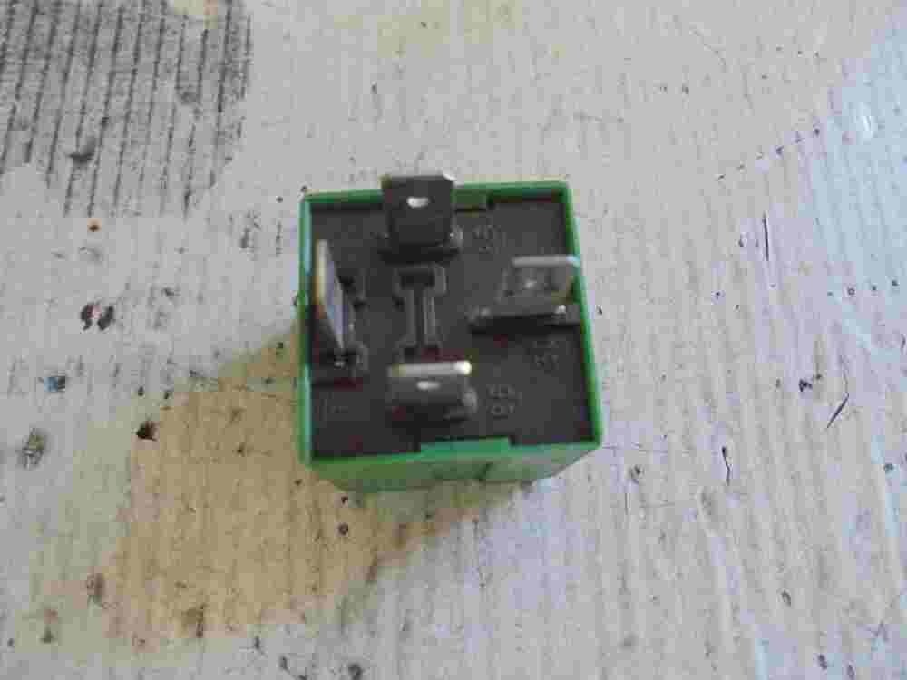 Relais Opel Vectra 13136665 13 136 665 12V GM 81910 819.10 G
