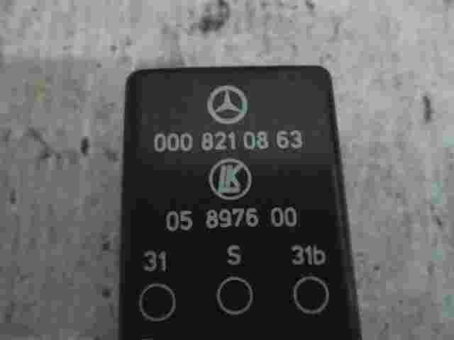 Wischerrelais Mercedes-Benz W123 W126 0008210863 LK 05897600