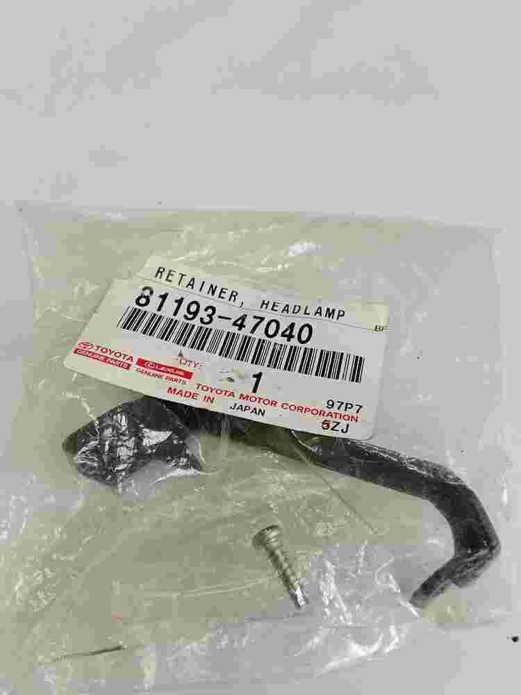 Retainer Headlamp Toyota Prius 8119347040 81193-47040