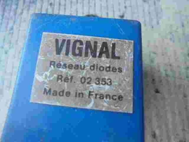 Relais RENAULT MIDLINER S140 Vignal Reseau diodes 02353 02 353