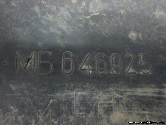 Schmutzfänger Mitsubishi Pajero V46W Montero 2 1990-1997 MB646925 MB 646925 LH