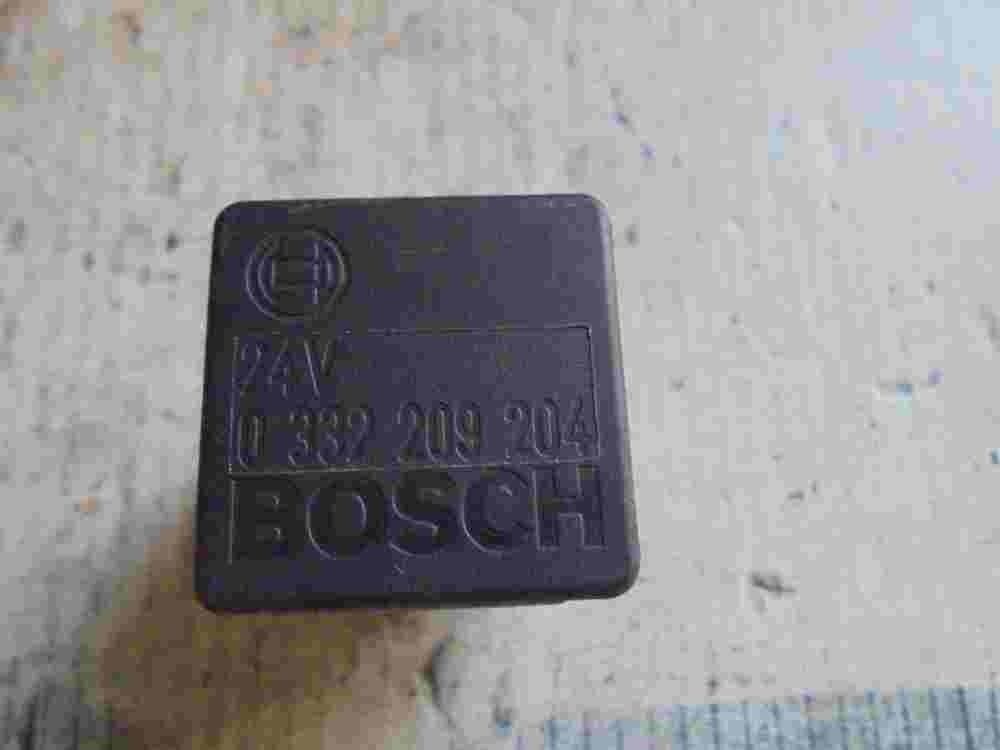Relais BOSCH 0332209204 0 332 209 204