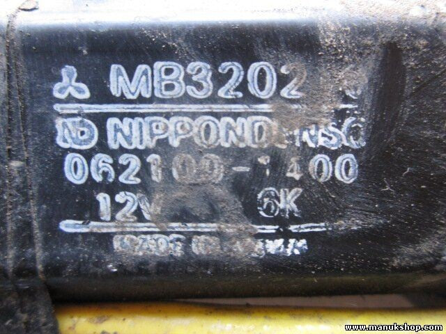 Fensterheber motor hinten rechts Mitsubishi Pajero II MB320216 0621001400
