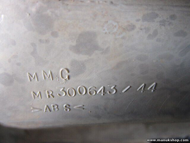 Frontgrill Grill Kühlergrill Mitsubishi Pajero Montero 2002 MR30064344