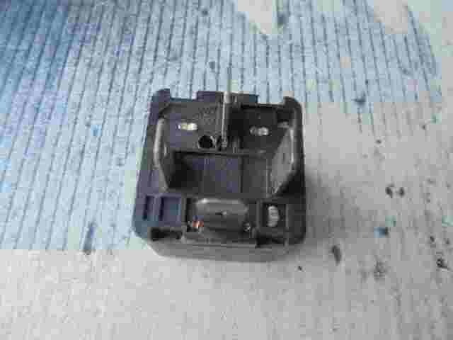 Relais BMW E21 E30 E12 E28 E24 E23 61311372537 61.31-1372 537 HELLA 00351005