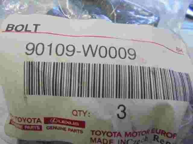 1 stuck Bolt / Toyota Aygo 90109W0009 90109-W0009