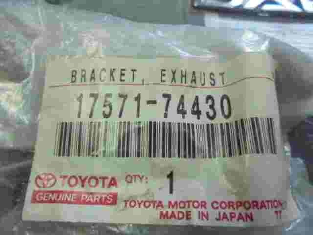 Exhaust Bracket Toyota Avensis AT220 1757174430 17571-74430