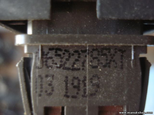 Schalter Peugeot 207 ESP OFF 96522785XT 96522785 XT