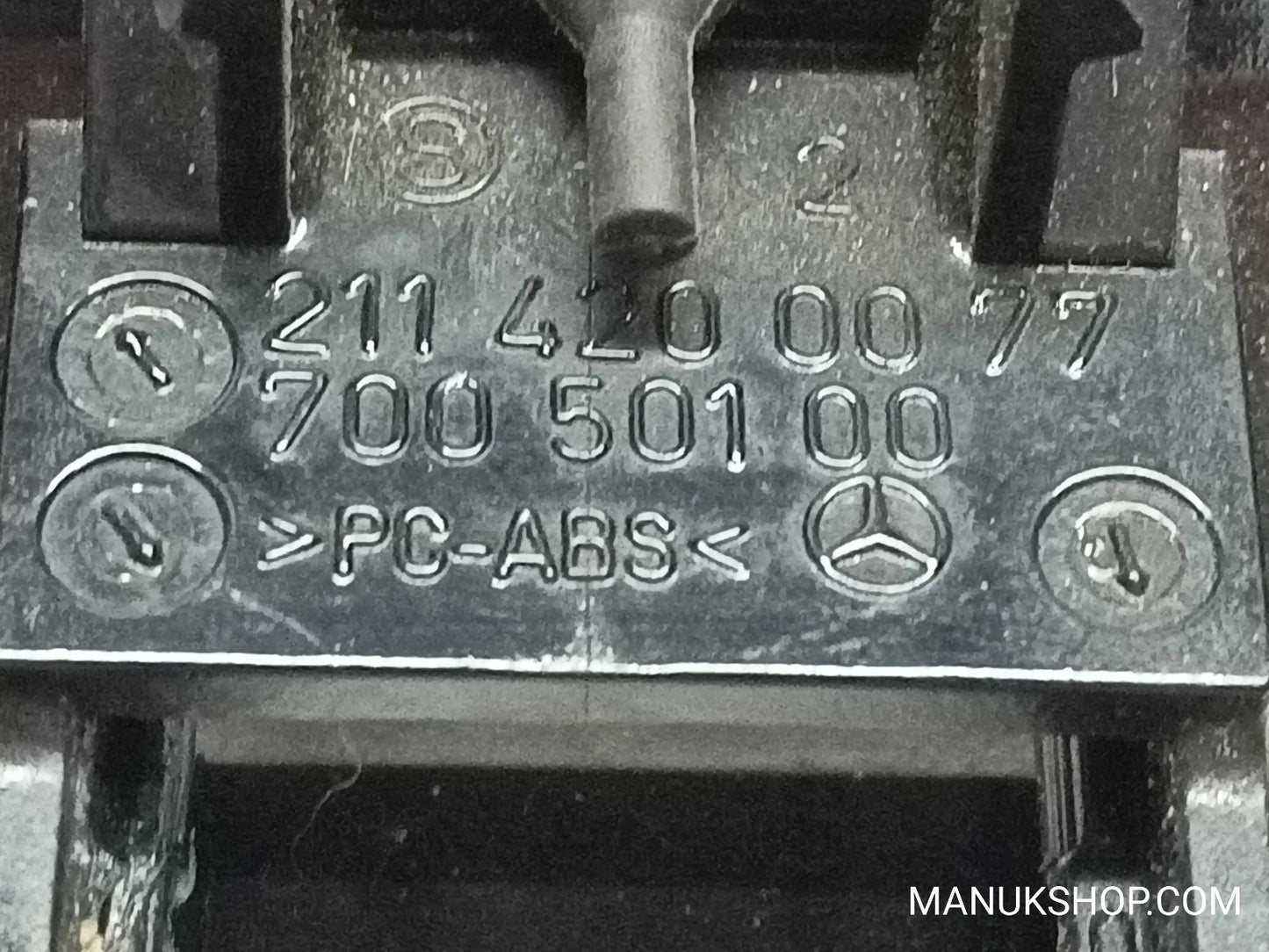 Schaltfläche Parkplätze Bremsen Mercedes-Benz 2114200077 211 420 00 77 70050100
