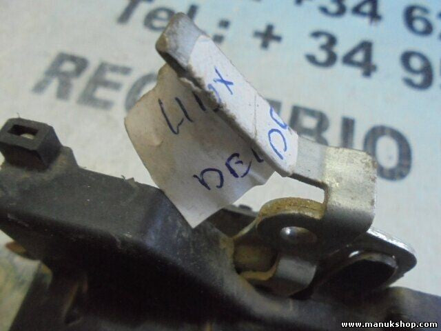 Türschloss vorne rechts Toyota Hilux 2,5 D4D 690300K070 69030-0K070