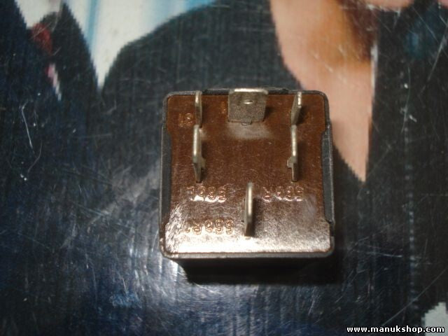 Scheinwerfer kontroll relais Audi 80 S2 443919469B 443 919 469 B 5KG00407903