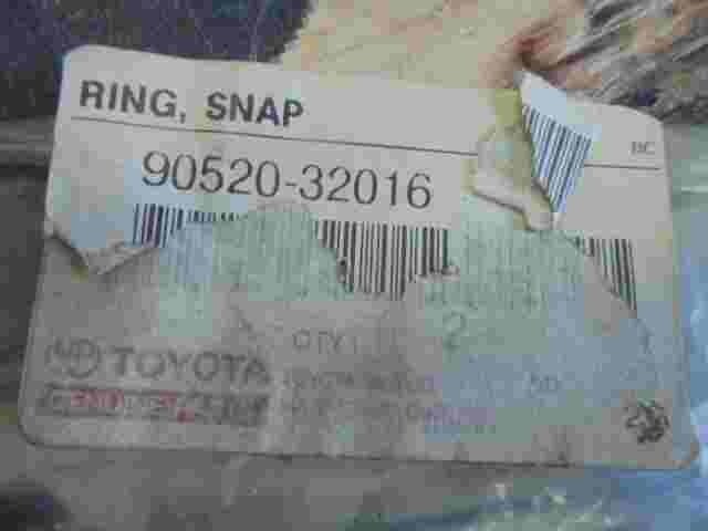 1 stuck Ring Snap Toyota Land Cruiser 9052032016 90520-32016