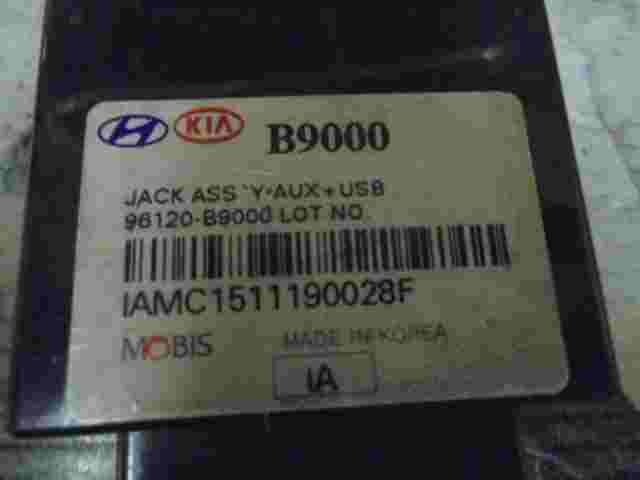 USB Aux Audiokonsole Hyundai I10 B9000 96120B9000 AUX USB Jack IAMC1511190028F