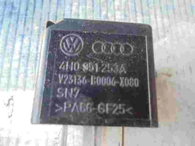 Kraftstoffpumpenrelais VW Seat Audi 4H0951253A V23136B0006X080 Nr.645
