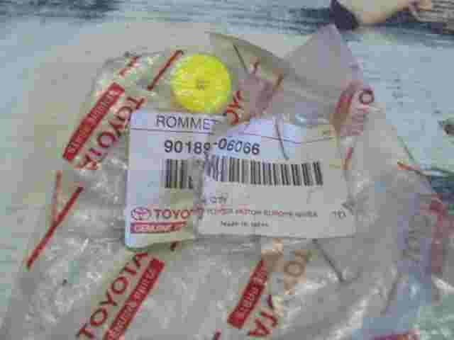 Bumper Rommet Lexus Toyota ES GS is LC LS RX 9018906066 90189-06066