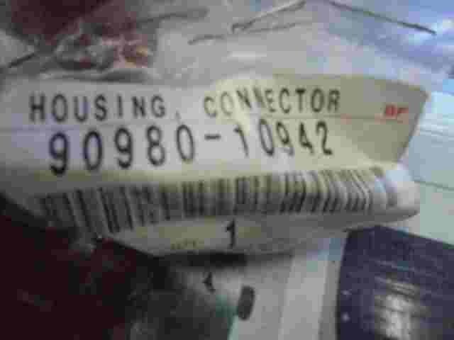 Housing Connector / Toyota Camry V30 9098010942 90980-10942