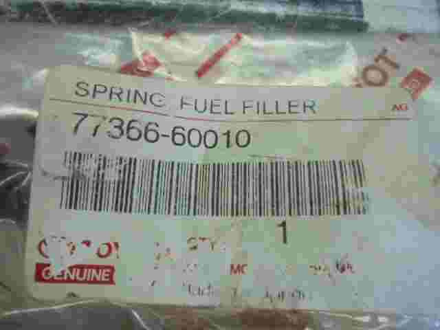 Filler Fuel Door Spring Toyota Land Cruiser LX 470 7736660010 77366-60010