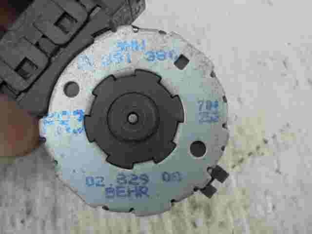 Stellmotor Heizung BMW E38 E39 8391380 8 391 380 BEHR 0282908 704Z52 FR3