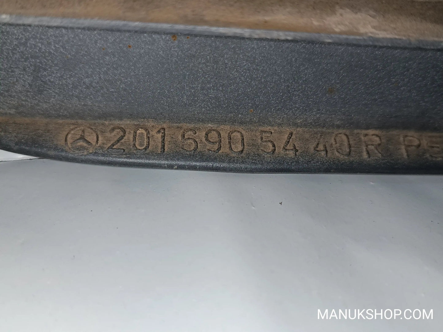 Leiste Zierleiste Kotflügel rechts Mercedes-Benz W201 2016905440 201 690 54 40
