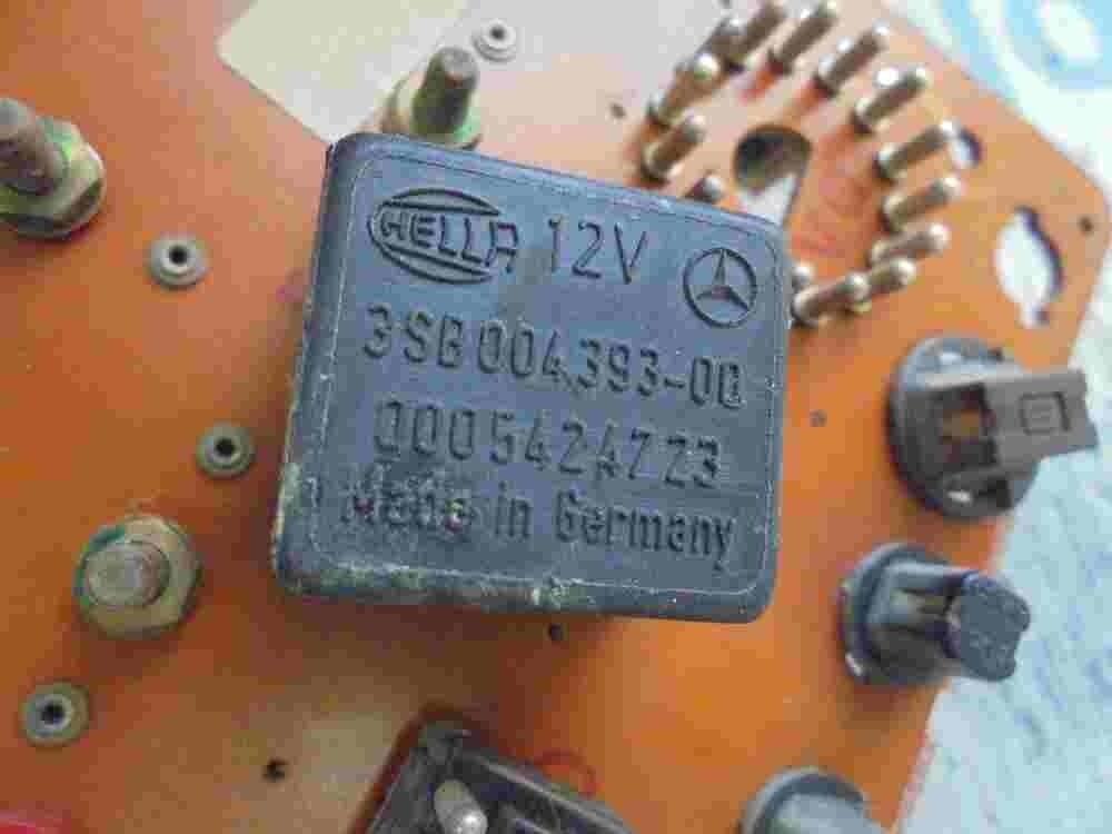Kombiinstrument Tankanzeige Mercedes-Benz W124 3SB00439300 HELLA 0005424723