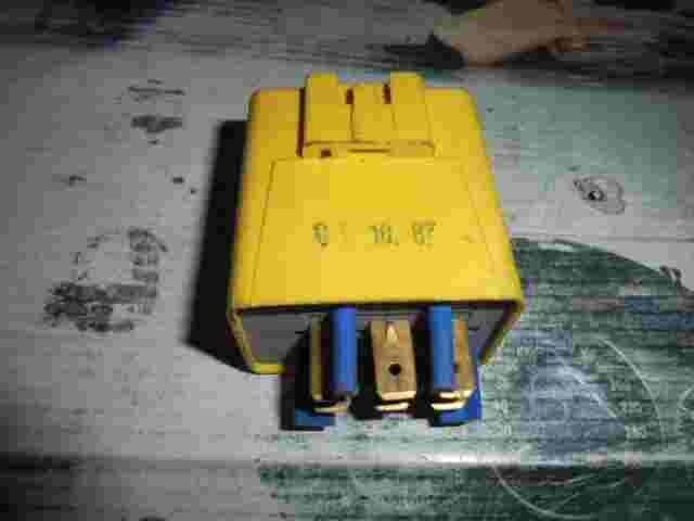 Wischerrelais Volvo 240 260 740 760 940 12V 898465 89 8465 1363516 1 363 516