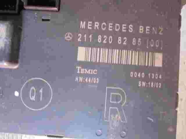 Türsteuergerät Mercedes-Benz E Class W211 2118208285 Q1 (00) R TEMIC 0040 1304 .