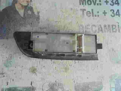 Fensterheber schalter Nissan Terrano Ford Maverick 809612X800 80961 2X800