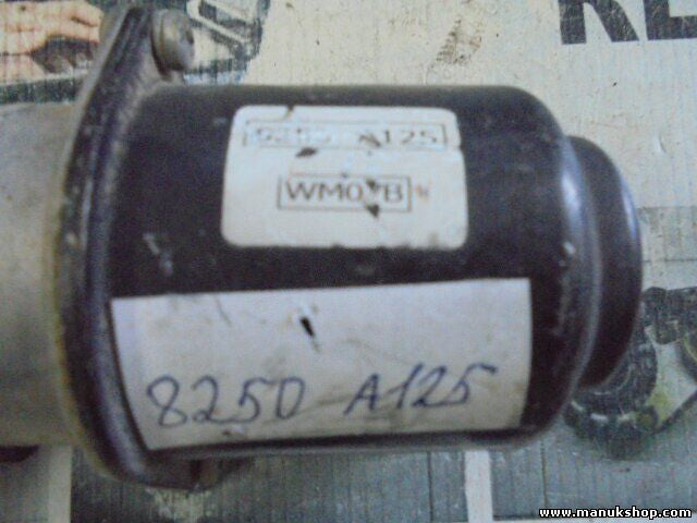 Scheibenwischermotor Mitsubishi L200 IV Mitsubishi Pajero Sport II 8250-A125 82