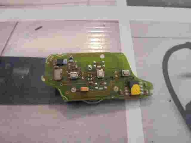 Funkfernbedienung Schlüssel Gehäuse Citroen Peugeot E2501009 52009 1293 94V