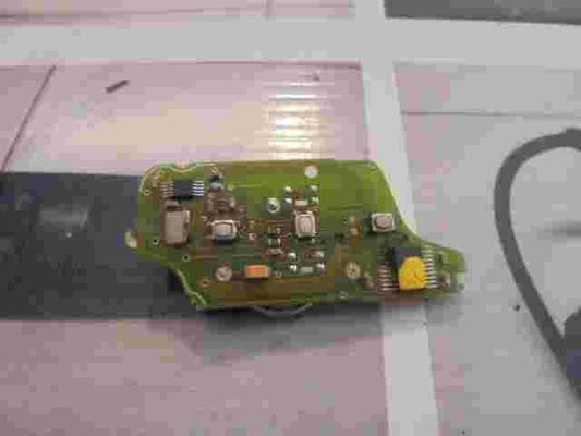 Funkfernbedienung Schlüssel Gehäuse Citroen Peugeot E2501009 52009 1293 94V