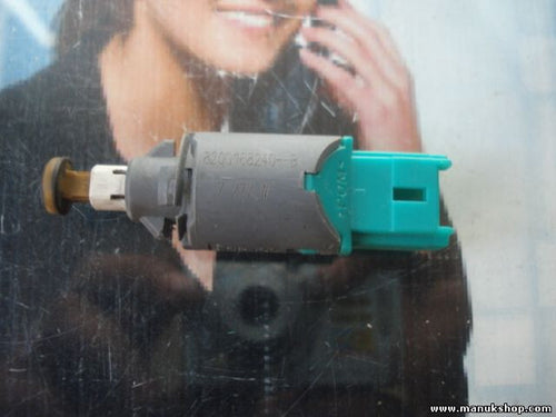Schalter Kupplungsschalter Renault Megane II Kombi 8200168240 8200168240-B