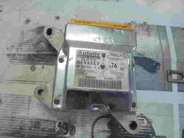 Airbagsensor Airbagsteuergerät Renault Laguna (AE) X74 8200412022A 605487600
