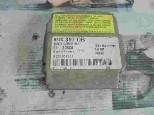 Airbagsensor Airbagsteuergerät Mitsubishi Carisma L200 ( DB) MR397897 0285001285