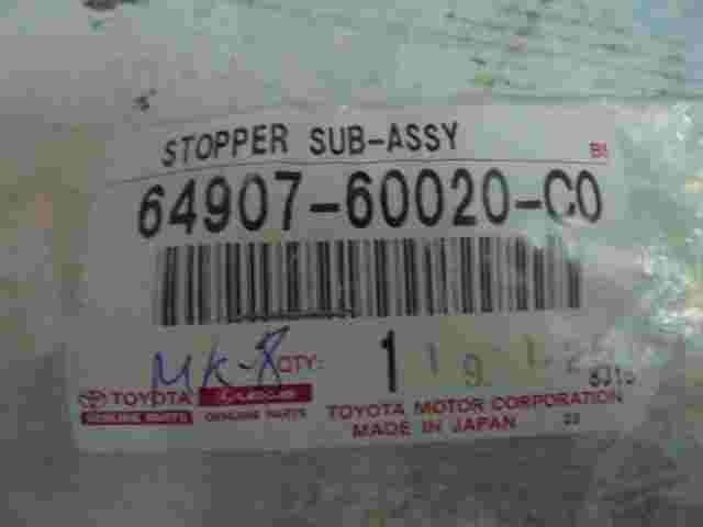 Stopper Sub-Assy Cover RH Toyota Land Cruiser Prado 6490760020C0 64907-60020-C0