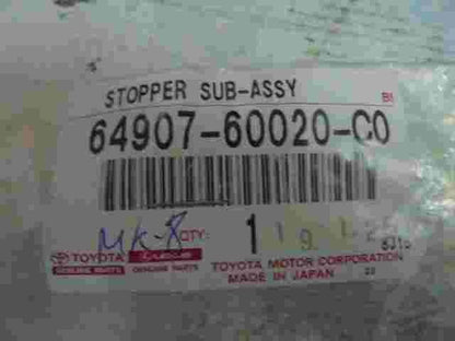 Stopper Sub-Assy Cover RH Toyota Land Cruiser Prado 6490760020C0 64907-60020-C0