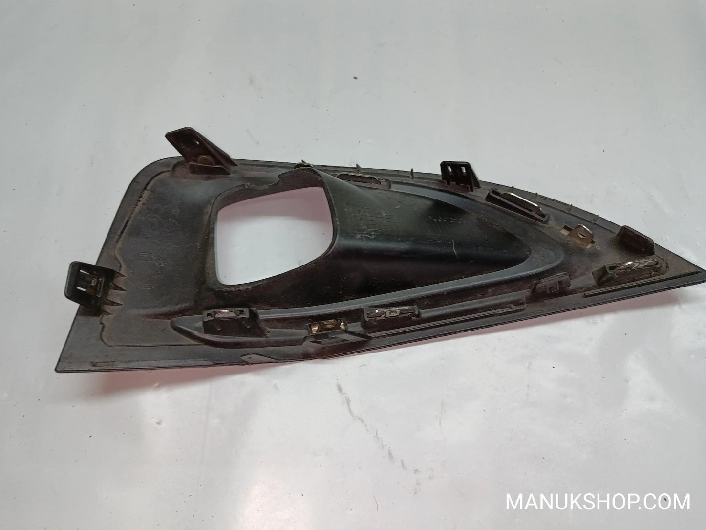 Kuhlergitter Links Peugeot 3008 9810881377 98 108 813 77 C06760  P84-MS