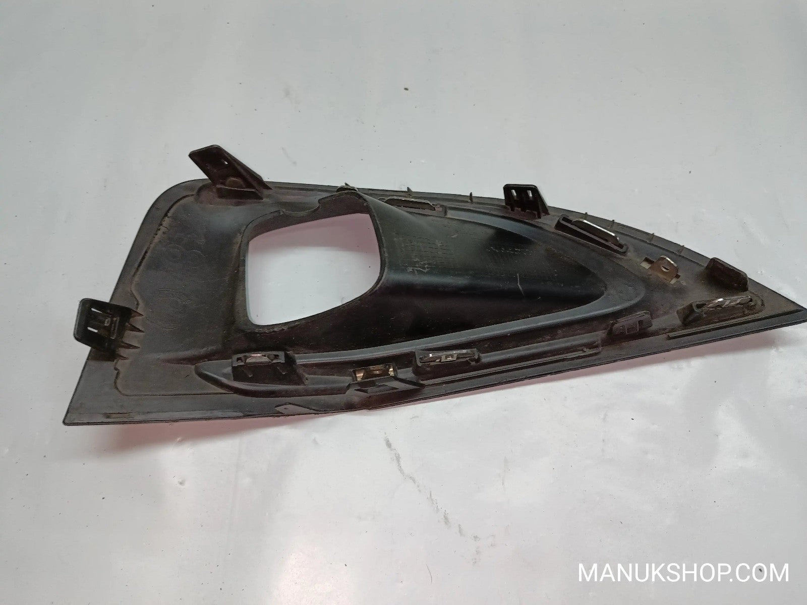 Kuhlergitter Links Peugeot 3008 9810881377 98 108 813 77 C06760  P84-MS