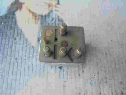Kraftstoffpumpe Relais Mercedes-Benz E-CLASS W124 W201 190 0015425919 899856