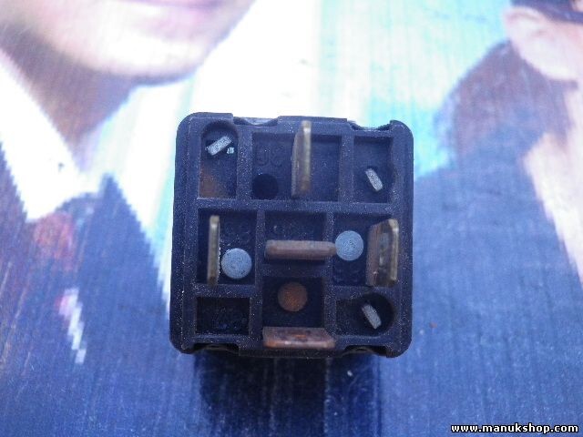 Relais Porsche 924S BOSCH 0332015001 0 332 015 001 12V 2x15A