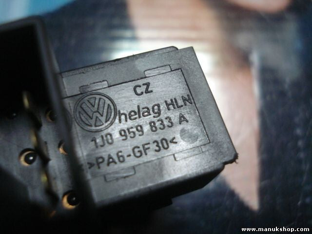 Schalter Tankklappe Öffner VW Passat 3BG Golf 5 Bora 1J0959833A 1J0 959 833 A
