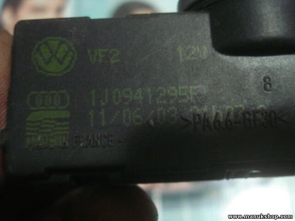 Stellmotor Scheinwerfer LWR Leuchtweitenregulierung VW Golf 4 6L 1J0941295F