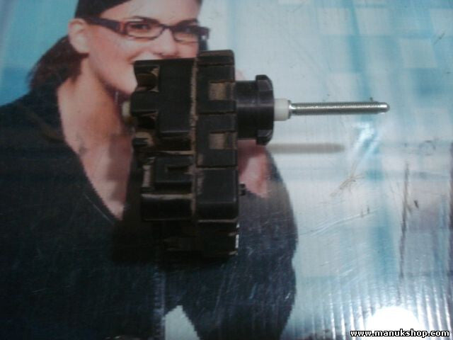 Stellmotor Scheinwerfer LWR Leuchtweitenregulierung Avensis T25 Pixo PPGF30