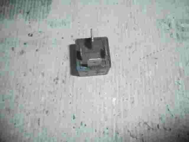Relais LAND ROVER SIEMENS YWB100560 V23134J52X197 V23134 J52-X197