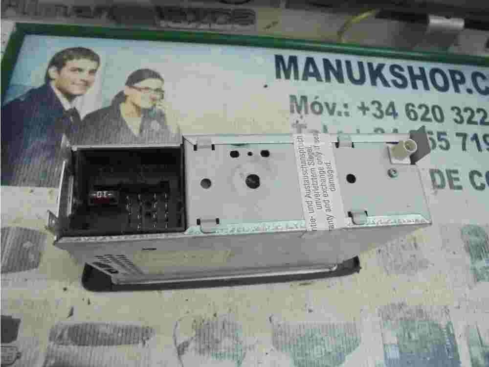 Radio CD Player / Audi Q3 ULAU316 8U0035160