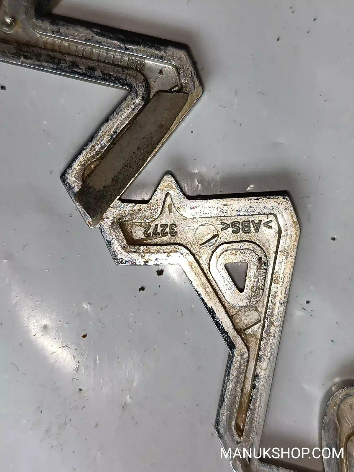 Emblem  Nissan Terrano ABS 3272