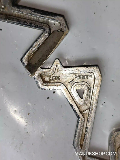 Emblem  Nissan Terrano ABS 3272