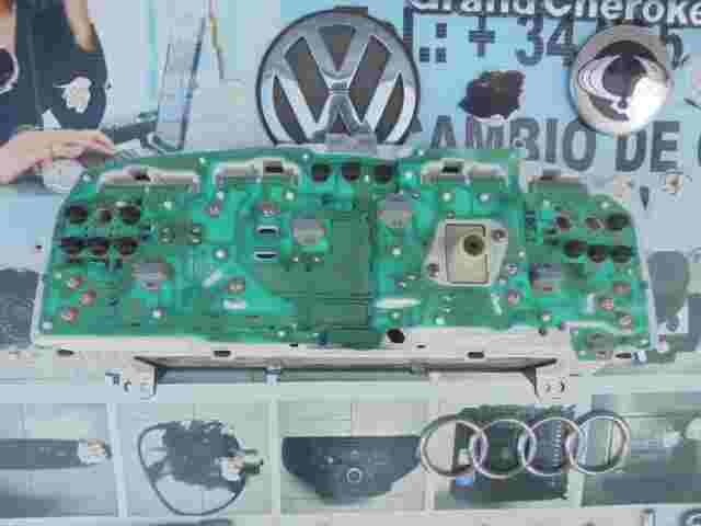 Kombiinstrument Tacho Toyota Corolla E120 E130 838001E180 2573205120 257320-5120