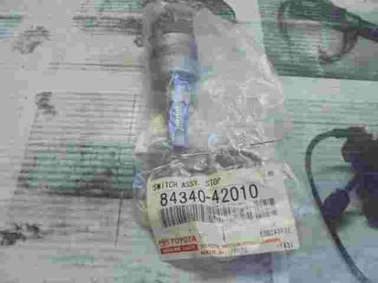 Bremslichtschalter  Lexus Toyota Land Cruiser Celica Corolla RAV4 8434042010