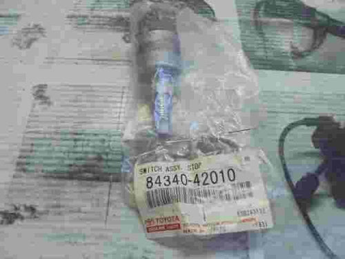Bremslichtschalter  Lexus Toyota Land Cruiser Celica Corolla RAV4 8434042010