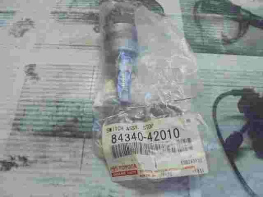 Bremslichtschalter  Lexus Toyota Land Cruiser Celica Corolla RAV4 8434042010